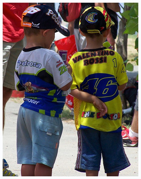 100_0750.jpg - Meilleurs ennemis (GP Catalunya 2006)