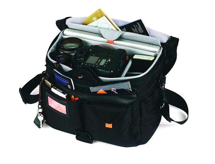 5597.jpg - Mon fourre-tout pour ranger tout ça : le Lowepro Stealth Reporter D300 AW