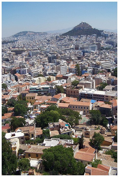 100_0400.jpg - Un aperçu de l'étendue de la ville  Athènes, mai 2006 
